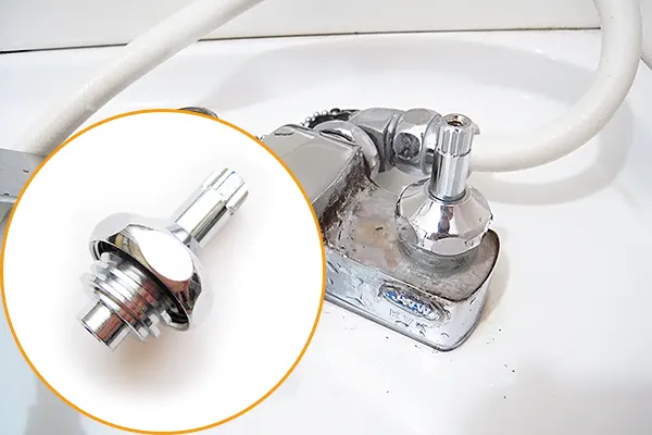 スピンドルを三栄に交換